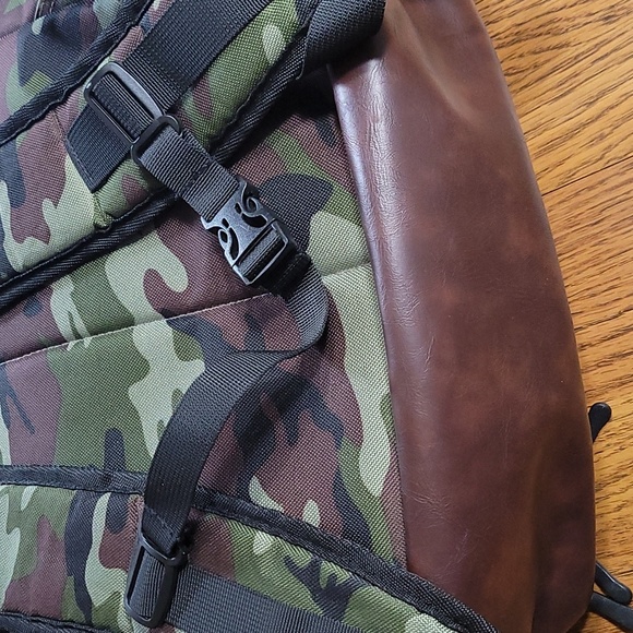 Camo Rager Backpack - Picture 8 of 11